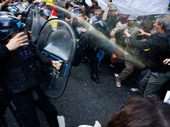 Nuevos disturbios en la protesta de jubilados en el Congreso