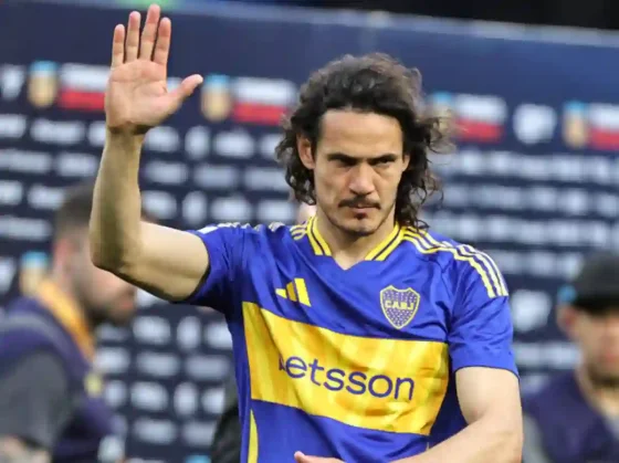 Duro golpe para Boca: Cavani lesionado y fuera del Superclásico