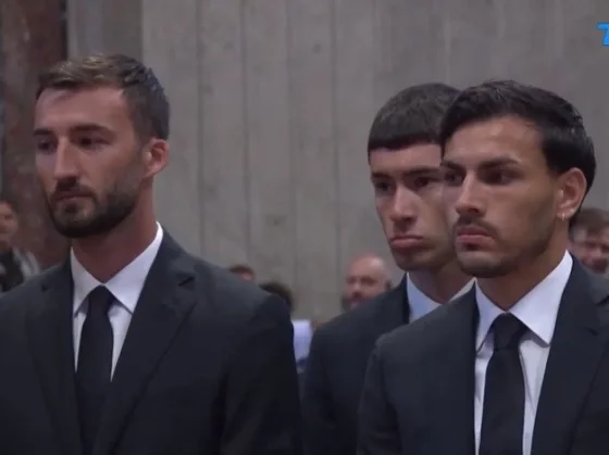 Jugadores de la Selección se hicieron presentes en la despedida del papa Francisco