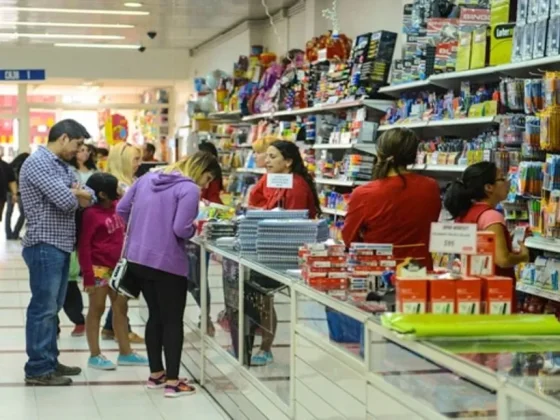 El gremio del Comercio consiguió un aumento y el salario básico superará el millón