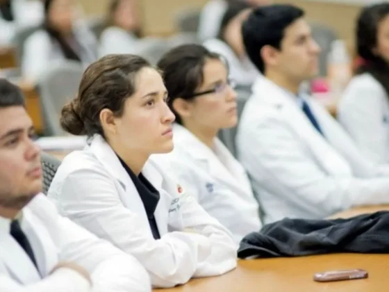 Cada vez más jóvenes argentinos eligen enfrentar el desafío de estudiar Medicina