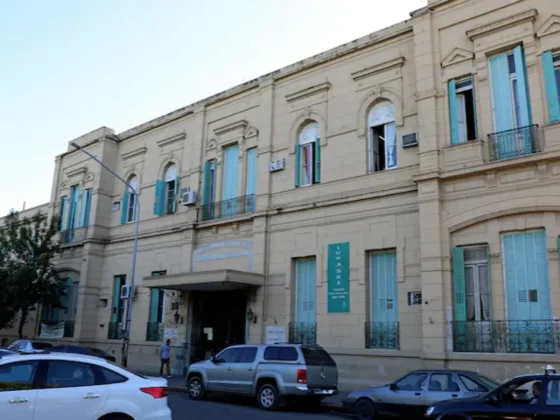 Detuvieron a un policía acusado de haber baleado en la cabeza a su pareja embarazada de 8 meses