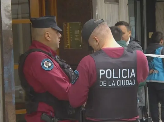 Una familia aparece muerta en su casa y apuntan al padre como responsable