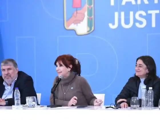 Cristina reunió al PJ: Cuestionó el desdoblamiento de Kicillof y las políticas de Milei