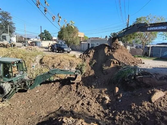 Ejecutan la apertura del canal Francia en el barrio Morosini