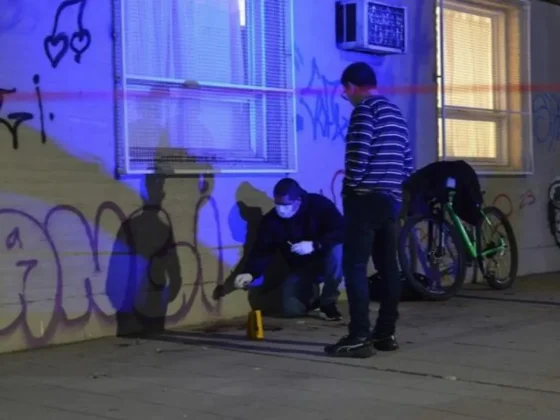 TERRIBLE: un adolescente fue apuñalado con un destornillador por un grupo de chicos a la salida del colegio