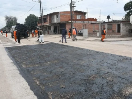 Avanza la repavimentación de la avenida Ángel Vargas