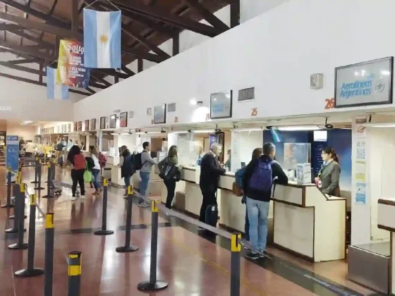 El paro de APLA: un capricho sindical que toma de rehén a 600 pasajeros en SALTA y hunde a Aerolíneas Argentinas
