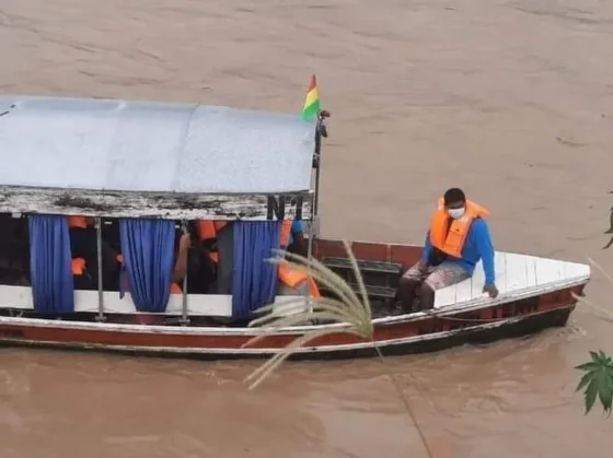 Tensión en Aguas Blancas por nuevo corte del paso en chalanas