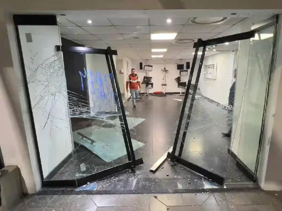 Identifican a otro militante violento de La Cámpora por los destrozos en el edificio de TN y eltrece tras la condena a CFK