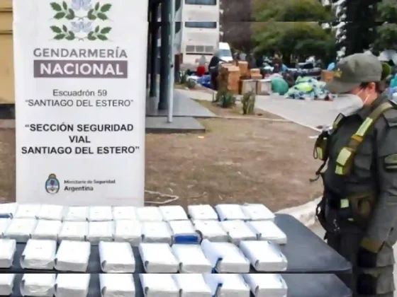 Tour de compras con sorpresa: Gendarmería incautó cocaína y hojas de coca de micros que salieron de Orán