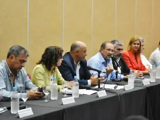 Paritarias docentes en Salta: rechazo contundente y califican de "mojada de oreja" la oferta del gobierno