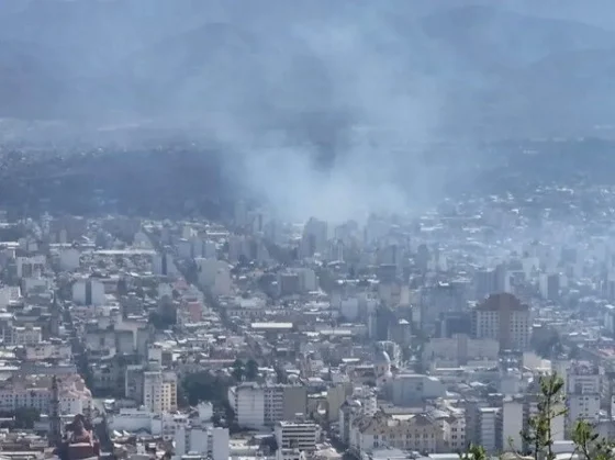 Salta en alerta por vientos extremos: piden no salir salvo urgencia