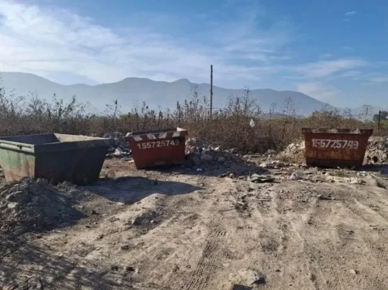 Tras el incendio en Ampliación 20 de Junio una empresa fue multada por tirar basura