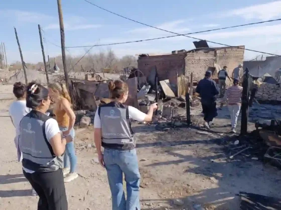 Decenas de familias reciben ayuda tras los incendios de los últimos días