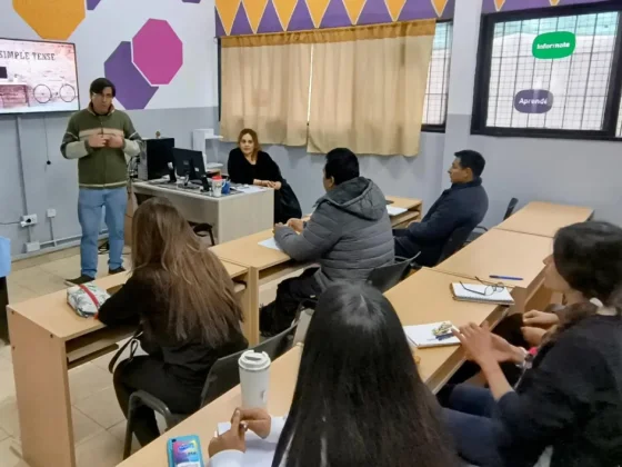 Clases gratuitas de inglés para adultos en el CIC de Constitución