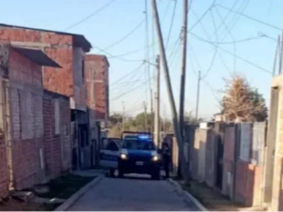 Fuerte viento zonda en Salta: más de 130 llamados al 911 y daños en numerosos barrios