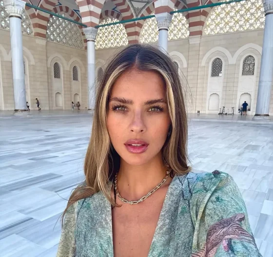 La China Suárez se conecta con la espiritualidad de Estambul