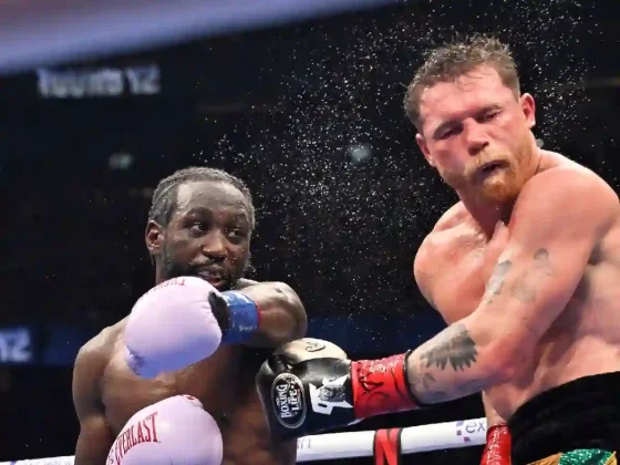 Crawford destrona a Canelo Álvarez y hace historia en el boxeo mundial