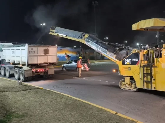 Avanzan las obras de repavimentación en la rotonda de Limache y se realizan trabajos nocturnos