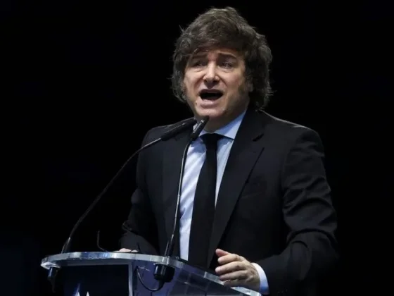 Milei relanza su plan económico y advierte sobre el riesgo de volver al pasado