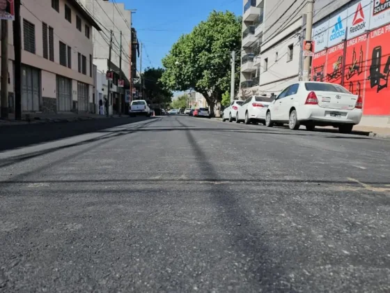 Avanza a buen ritmo la repavimentación de 80 cuadras en el centro de Salta