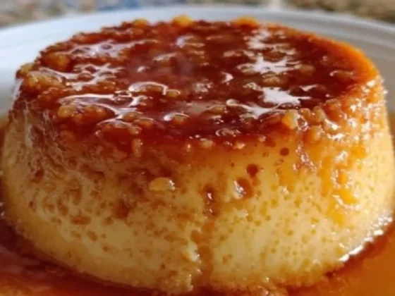 Flan casero de manzana y canela, el clásico con un toque frutal irresistible