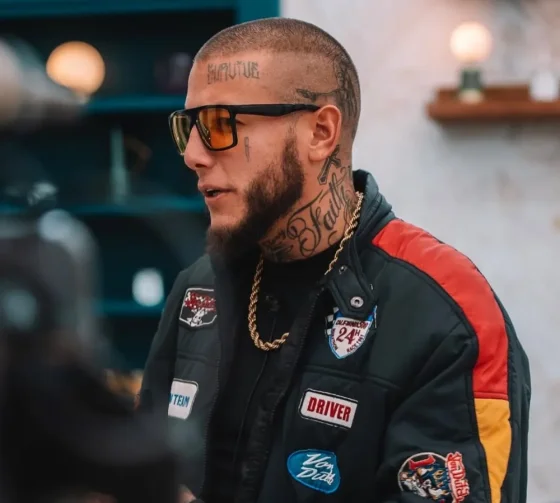 Alex Caniggia se borró los tatuajes de la cara y así quedó