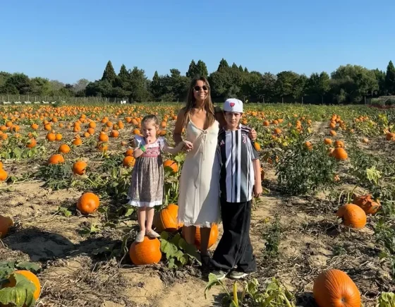Pampita se suma a la tradición otoñal norteamericana con estilo argentino