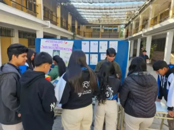 Estudiantes secundarios salteños celebran el Día del Estudiante Solidario