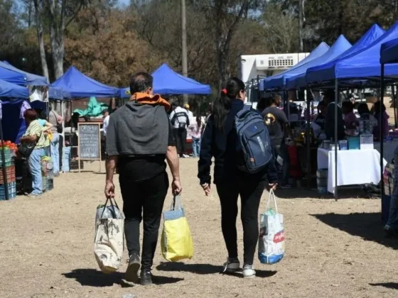 Con grandes descuentos se desarrolló “El Mercado en tu Barrio” en la UNSa