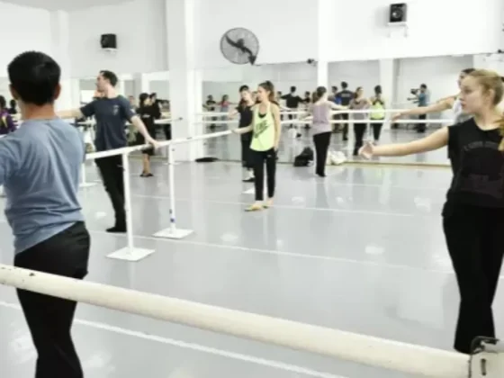 El Ballet de la Provincia estrena “Los colores de la valija” en la Usina Cultural
