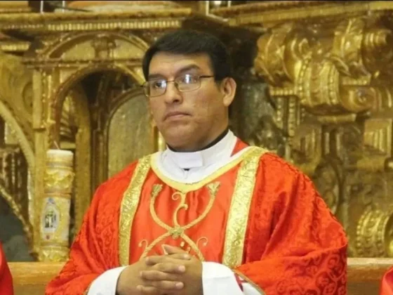 Escándalo en Perú: un obispo fue denunciado por tener 17 novias y mandar videos íntimos por error