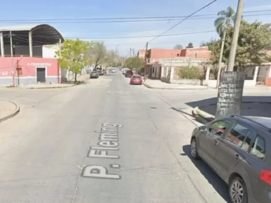 Atropelló a dos adolescentes en Villa Primavera y escapó sin dar aviso