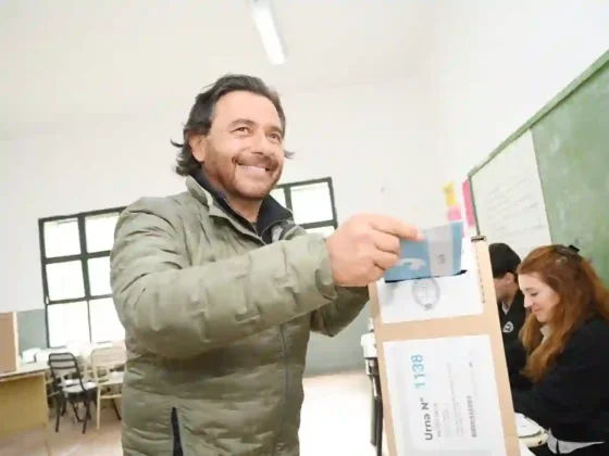Gustavo Sáenz votó y pidió “plantarse” ante Buenos Aires: “Hoy se define el futuro de la provincia”