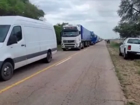 Piqueteros bloquean la Ruta Nacional 34 en General Ballivián y complican el tránsito
