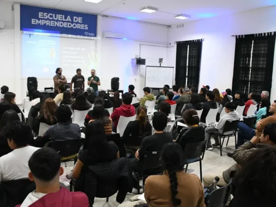 Éxito total en la capacitación “Montañismo: Arqueología y Paisaje” en la Escuela de Emprendedores