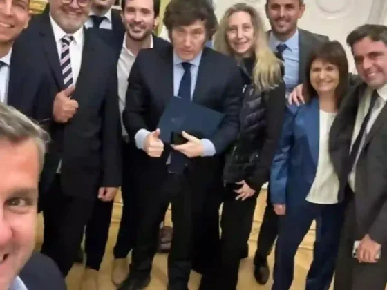 A un voto del hito: el avance libertario que amenaza la primera minoría peronista