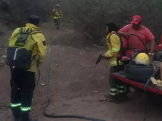 Equipos de lucha contra incendios trabajaron en serranías del río Juramento