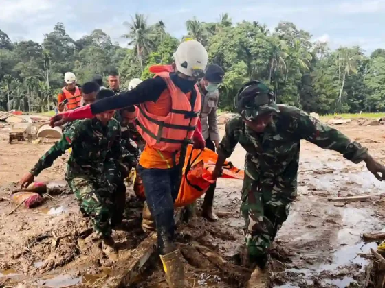 Tragedia en Asia: al menos 790 muertos y cientos de desaparecidos por inundaciones y deslizamientos de tierra