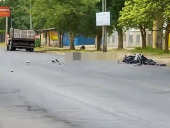 Choque fatal en Cerrillos: murió un joven motociclista al chocar de frente contra un camión