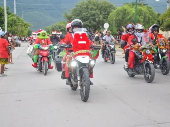 Papanoeliada motera reúne a cientos de motociclistas en Salta