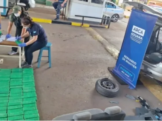 Querían entrar a Misiones con 112 kilos de marihuana en un auto, los descubrieron y escaparon a pie