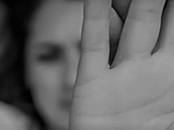 Las Lajitas: acusan a un joven de golpear a su pareja y herir a su hijo durante un violento episodio