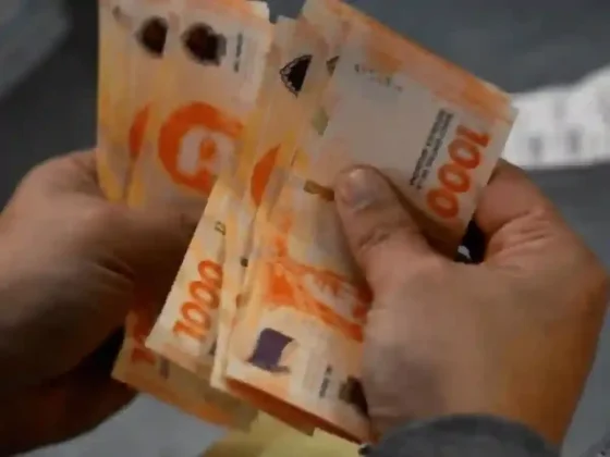 El Gobierno depositó el bono de $200.000 para empleados públicos provinciales