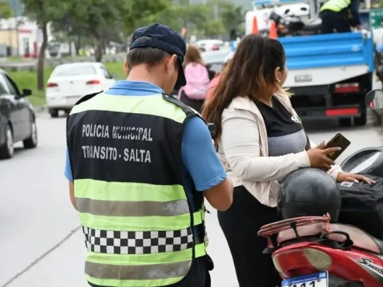 "Sin casco no hay moto": realizaron dos operativos de control en Ruta 26 y en Av. Tavella