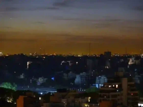 Fuertes tormentas dejan sin luz a barrios de Capital y varios departamentos del interior