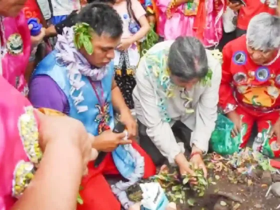 Desentierro del Carnaval en Salta: el Mercado Artesanal se llenó de música, harina y pura alegría