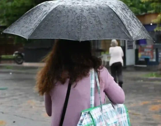 A no guardar el paraguas: la alerta amarilla por tormentas continuará el fin de semana