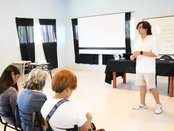 Vecinos de zona oeste aprendieron todo sobre el cuidado del cabello